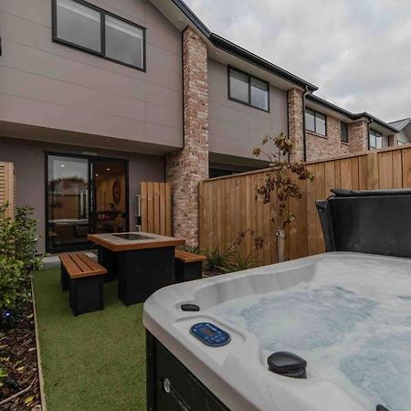 Stones Throw From The Stadium & Hot Tub Christchurch Esterno foto