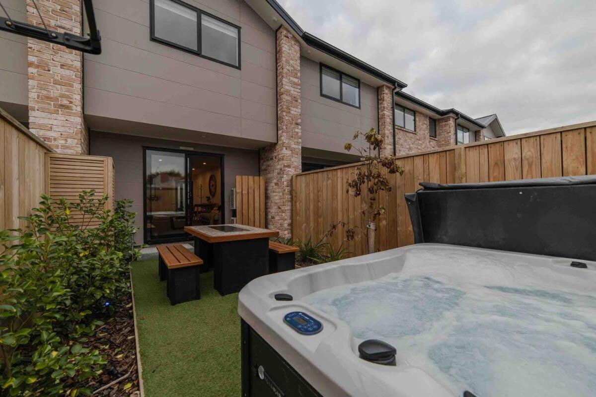Stones Throw From The Stadium & Hot Tub Christchurch Esterno foto
